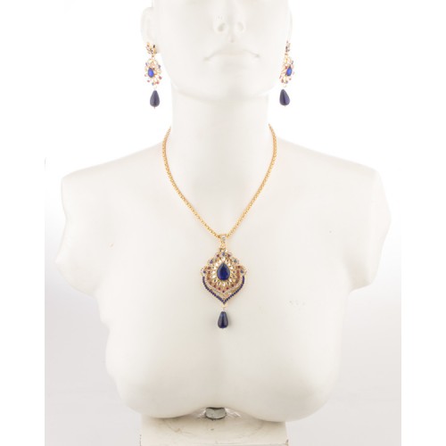 Unseen Before Stylish Pendant Set Unseen Before Stylish Pendant Set